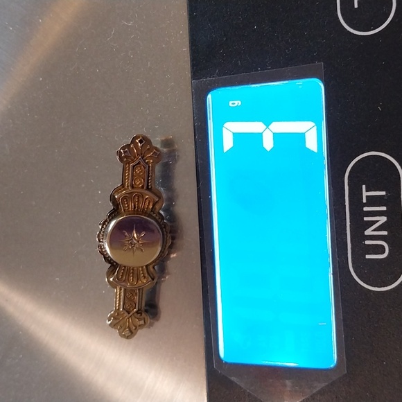 Antique 9kt gold hallmarked pin or brooch not elegible for bundle discount
